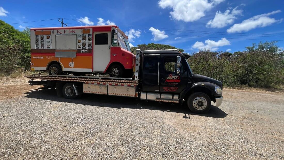 Poorman 808 Roadside tow truck serving Honolulu, Oahu
